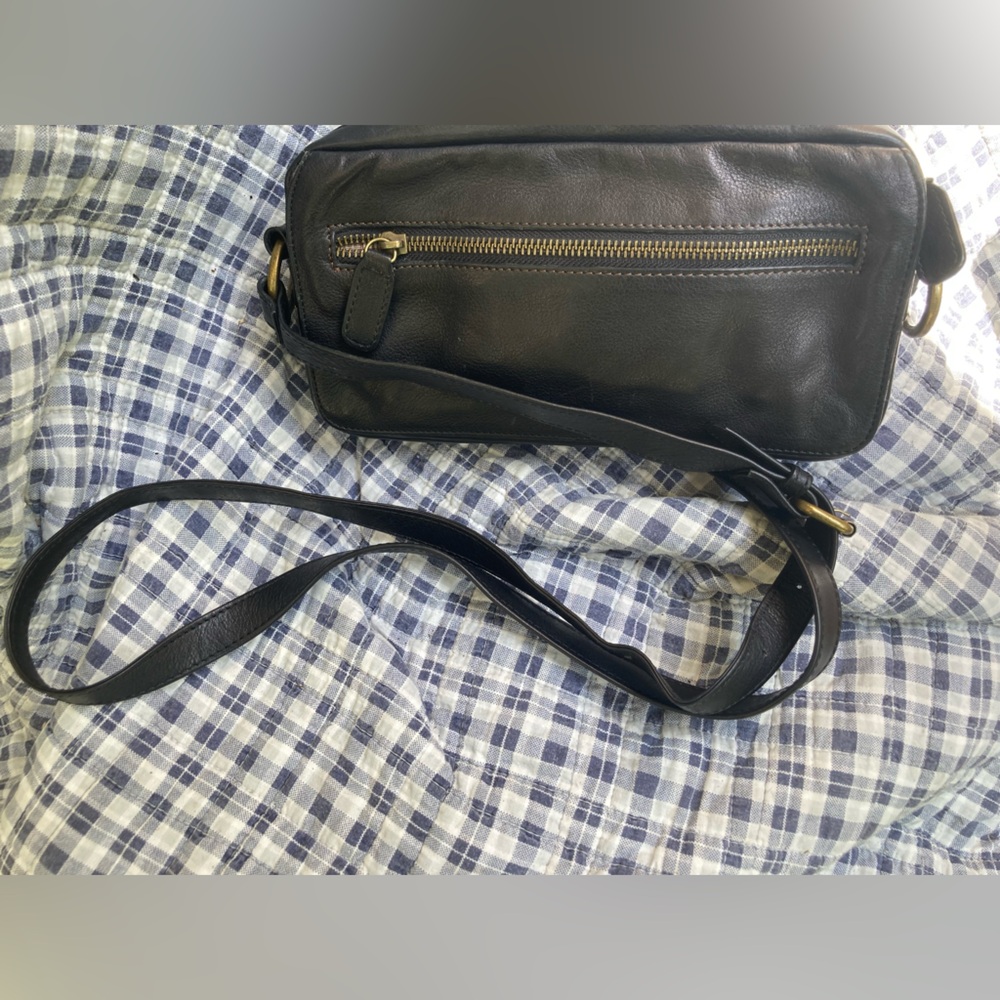 HOBO Black Leather Crossbody Bag euc